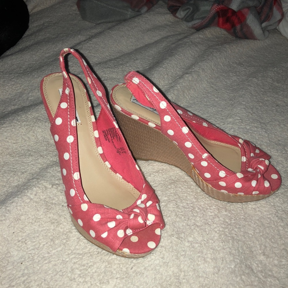 AE polka dot wedges